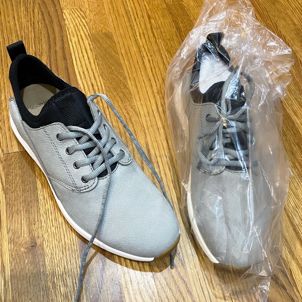 NWT Johnston & Murphy Keating gray shoes 8.5